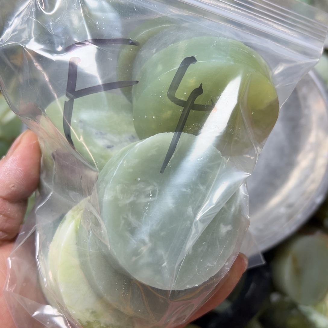 用***6蛇纹石玉未镶嵌岫玉手镯心，平安无事牌