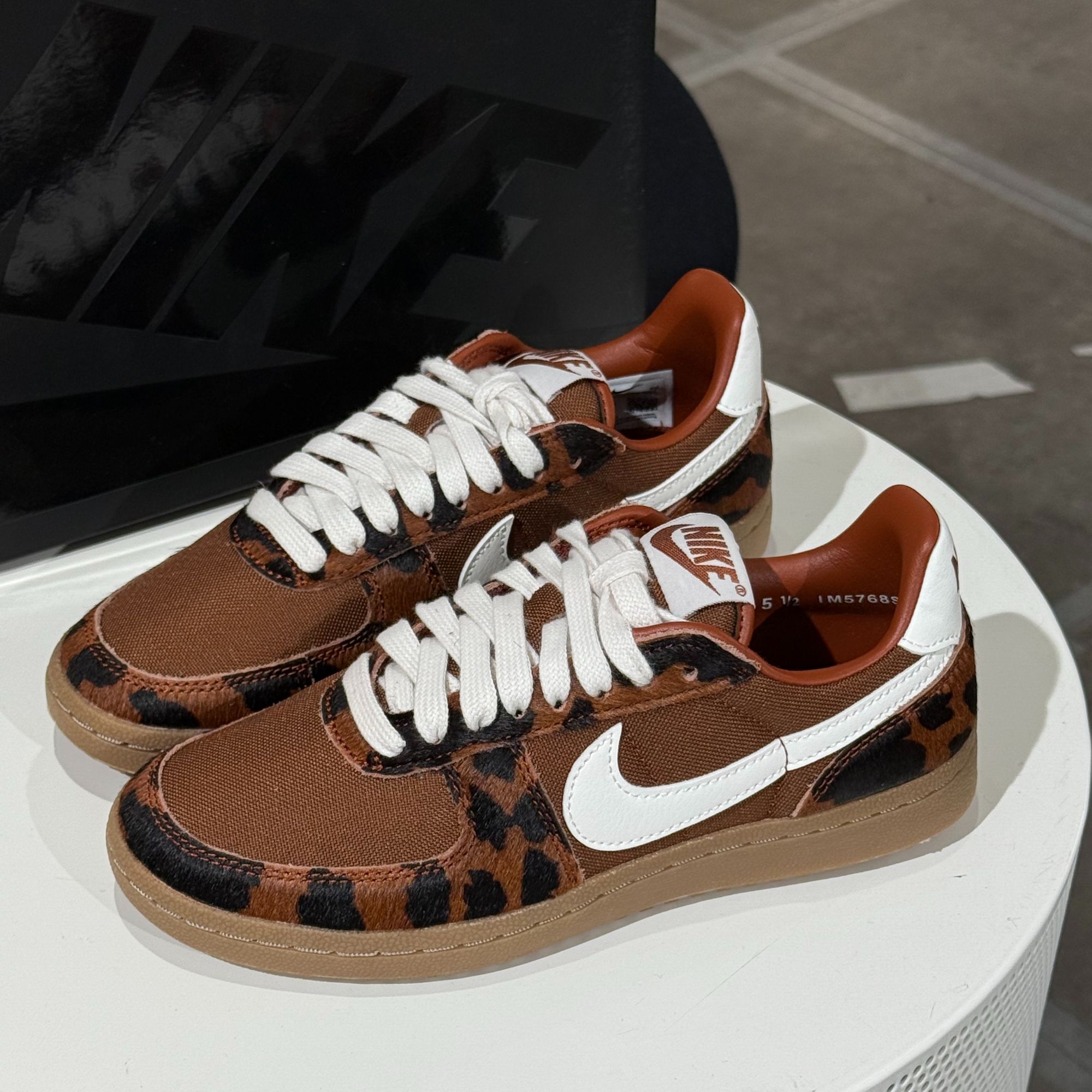 马年限定 德训鞋WMNS NIKE FIELD GENERAL IM5768-200