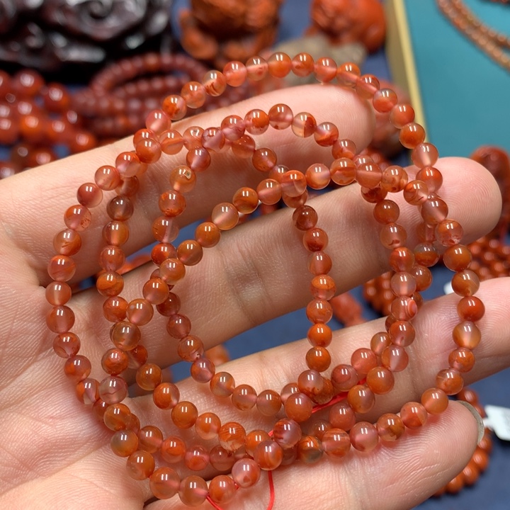 南红玛瑙手串未镶嵌4+’mm