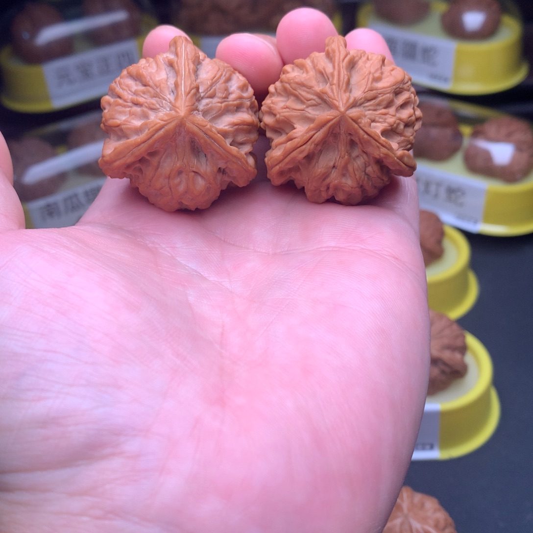 文玩核桃吊坠云溪山奔