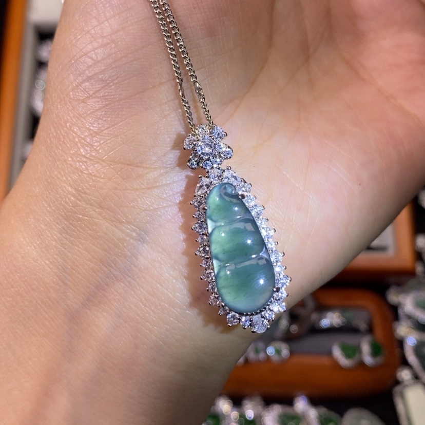 【闪购商品】翡翠颈饰未镶嵌天然