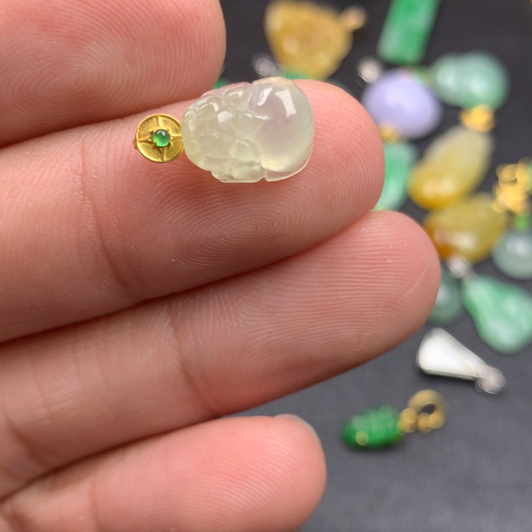 【闪购商品】颈饰18K金镶嵌翡翠翡翠