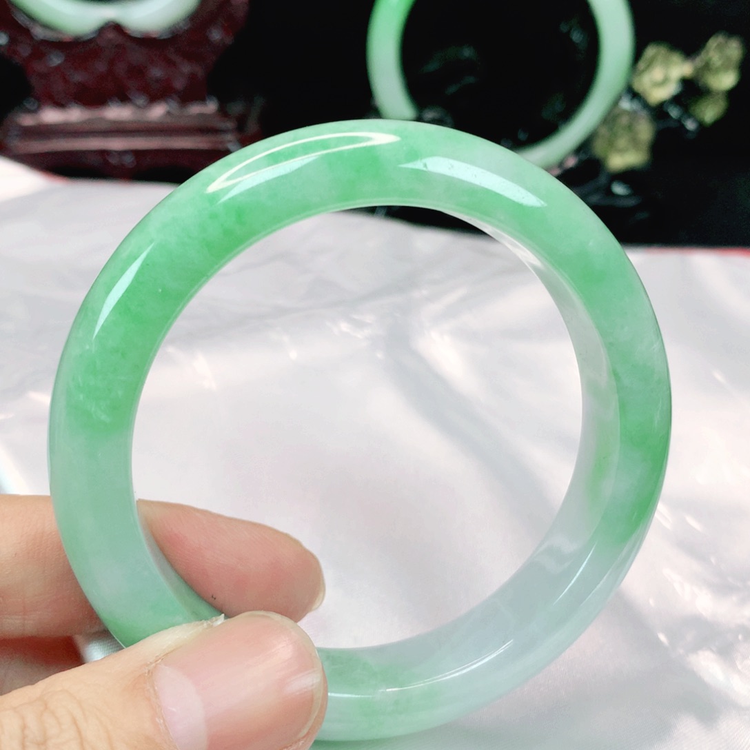 翡翠手镯未镶嵌56 圈天然缅料翡翠A货翡翠时尚女款手镯