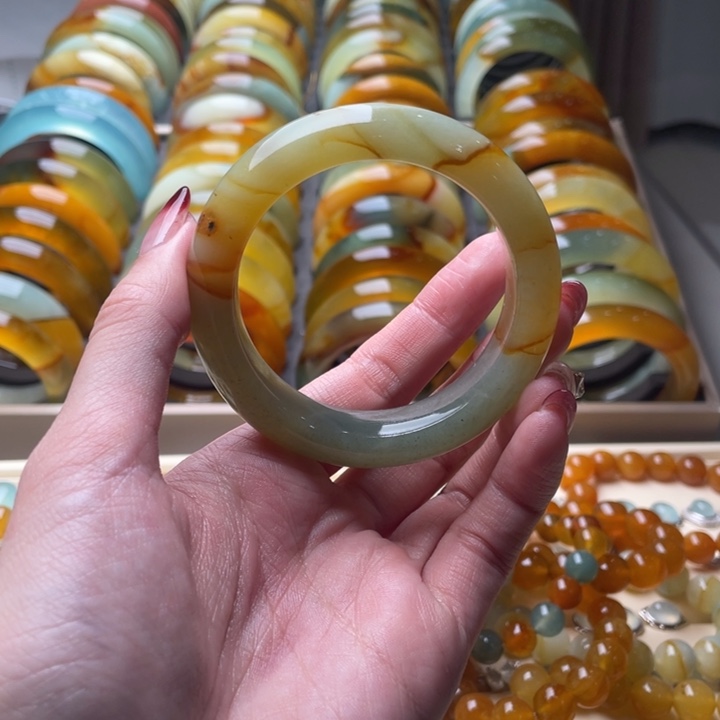 蛇纹石玉手镯未镶嵌53.6