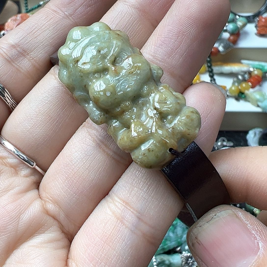 翡翠戒指未镶嵌炸