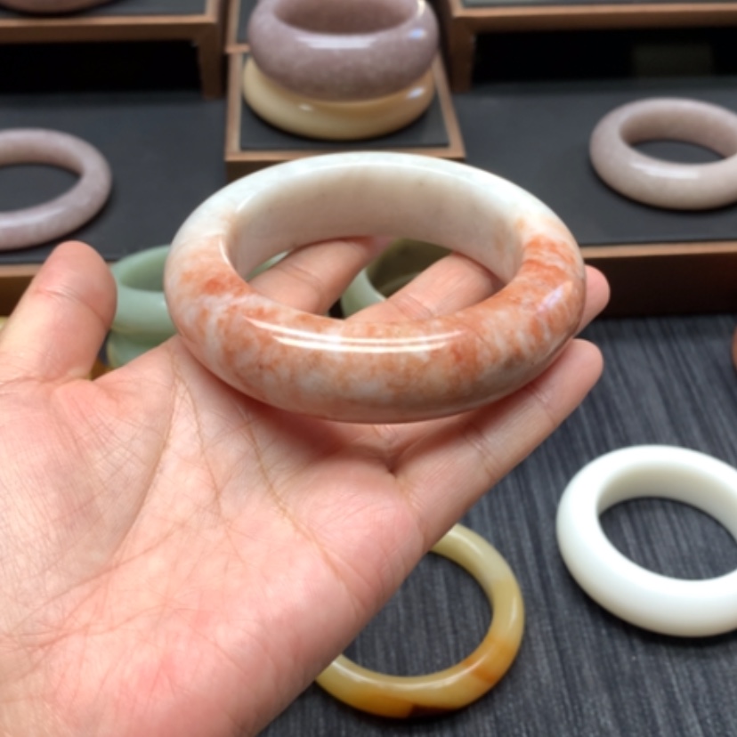 【闪购商品】石英质玉手镯未镶嵌