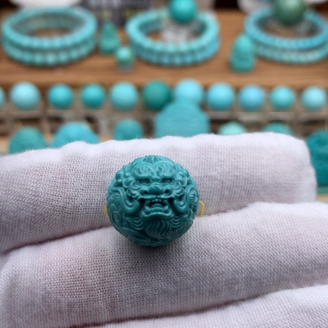 绿松石未镶嵌珠宝奇石