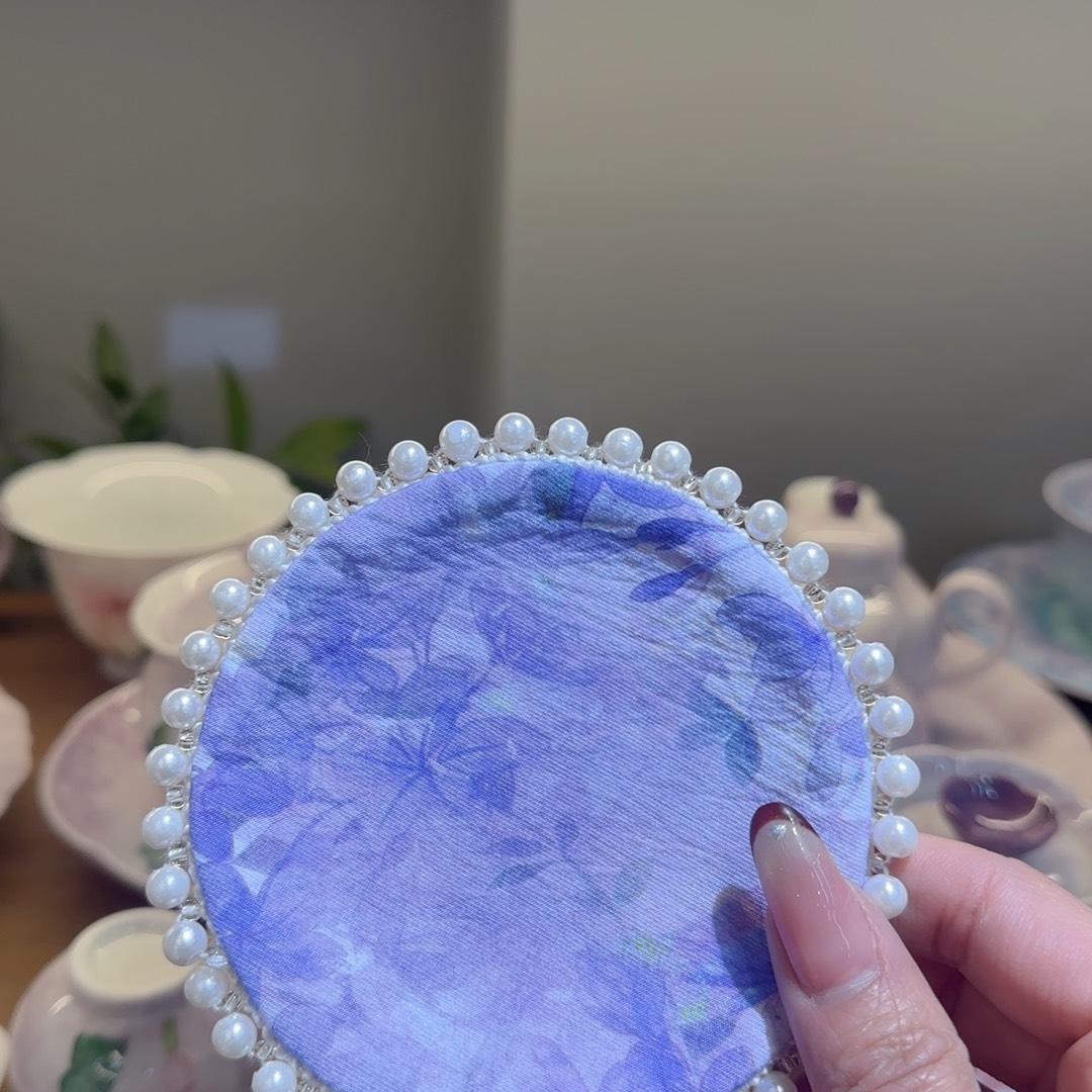 茶杯的设计是用小杯子