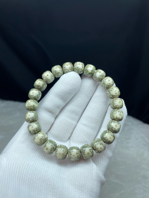 海南星月手串绿包白月朗星细10x9桶手串