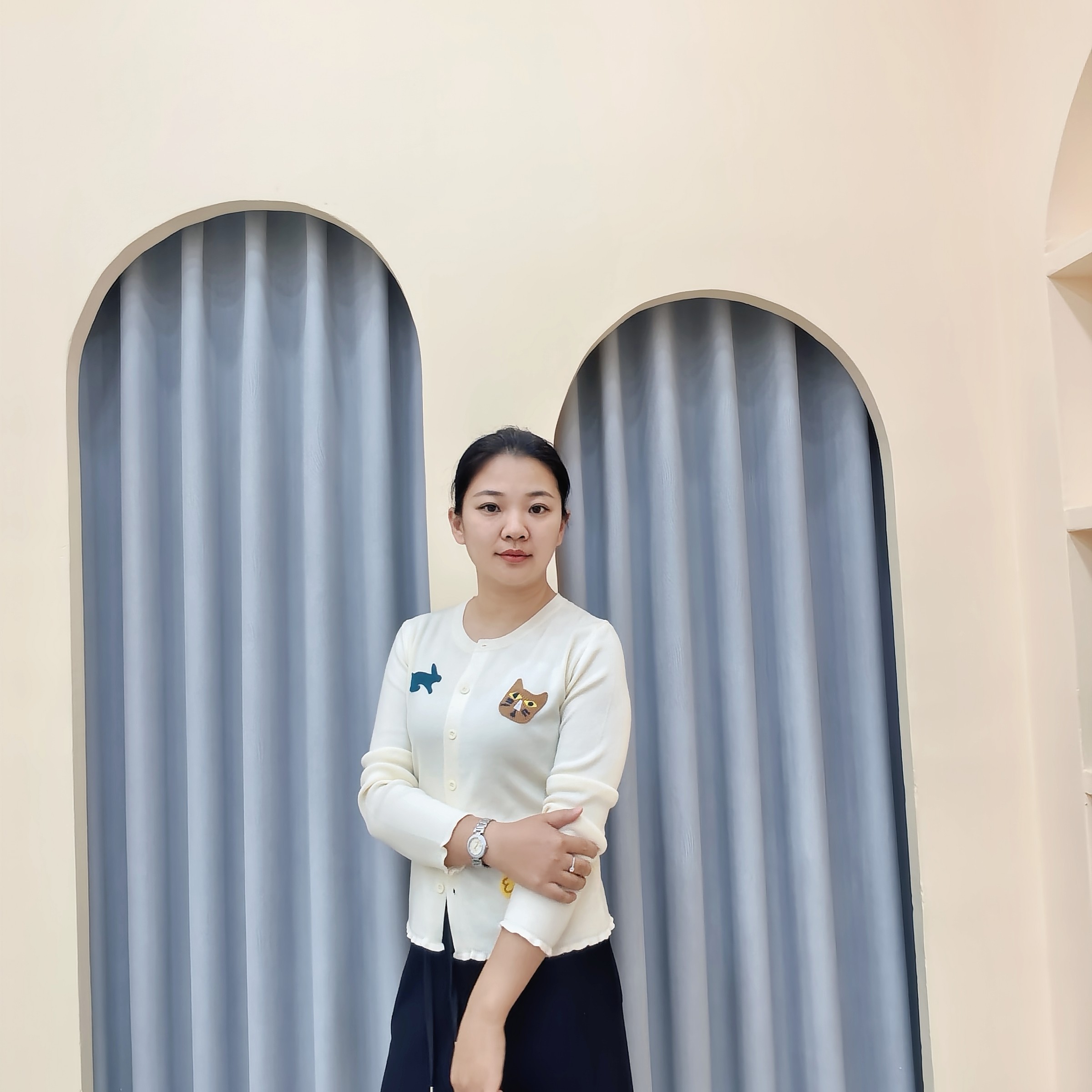 显瘦气质百搭时尚刺绣针织开衫