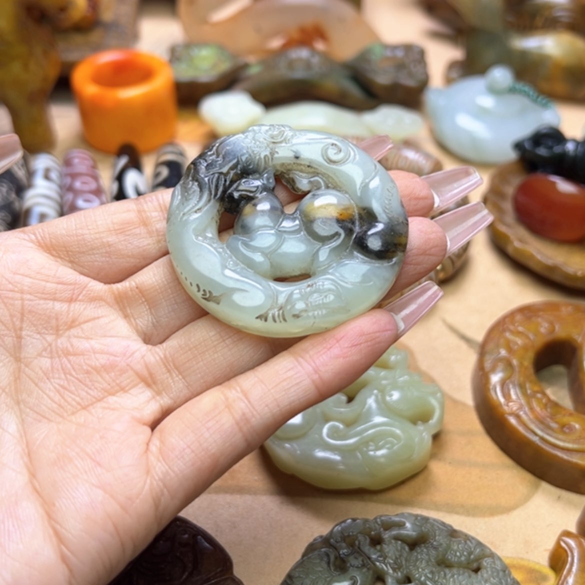 【闪购商品】蛇纹石玉颈饰未镶嵌