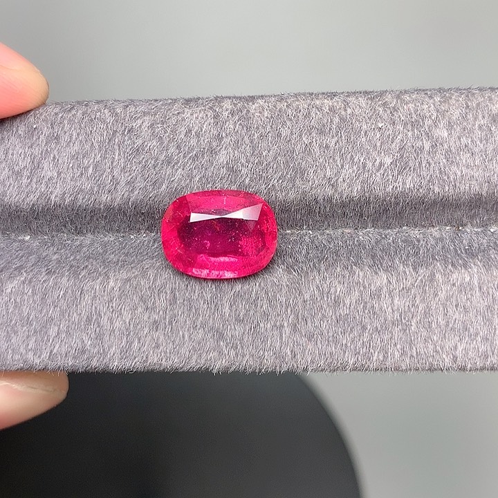 碧玺珠宝奇石未镶嵌卢比来碧玺5.9克拉未镶嵌