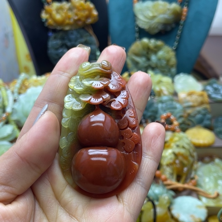 ****子蛇纹石玉未镶嵌颈饰