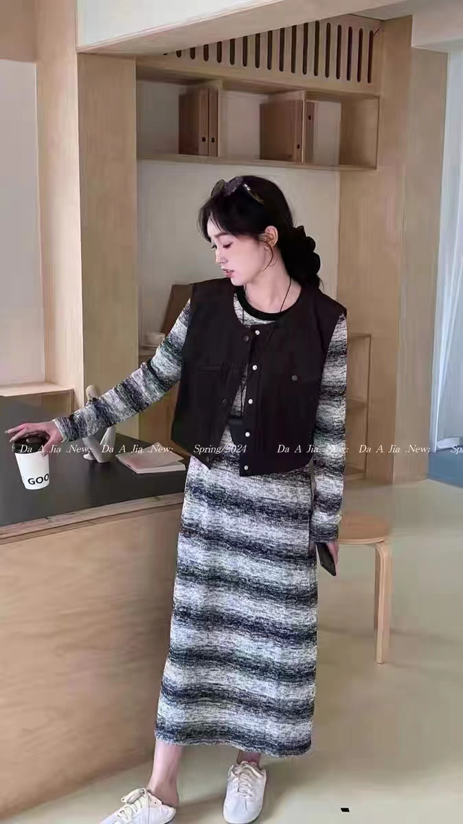 套长裙配马甲修身款