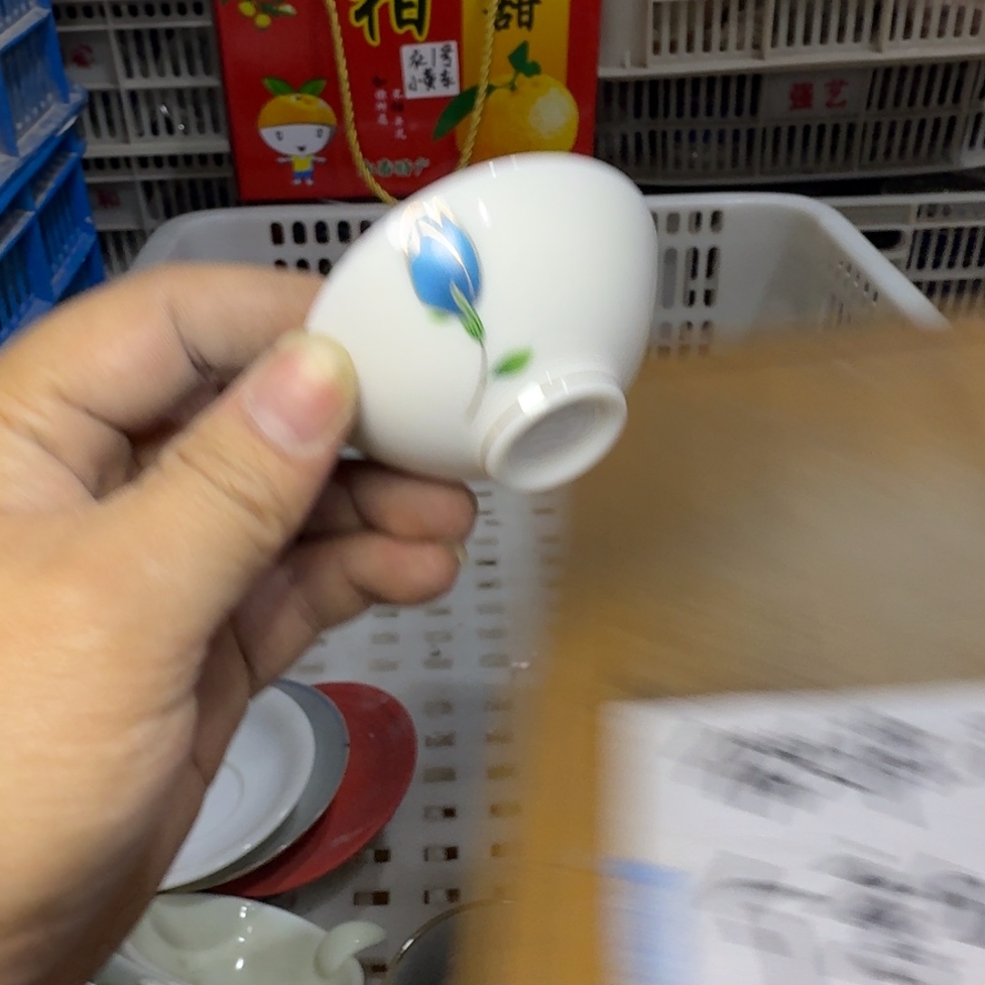 微瑕疵介意勿拍陶瓷器皿S270