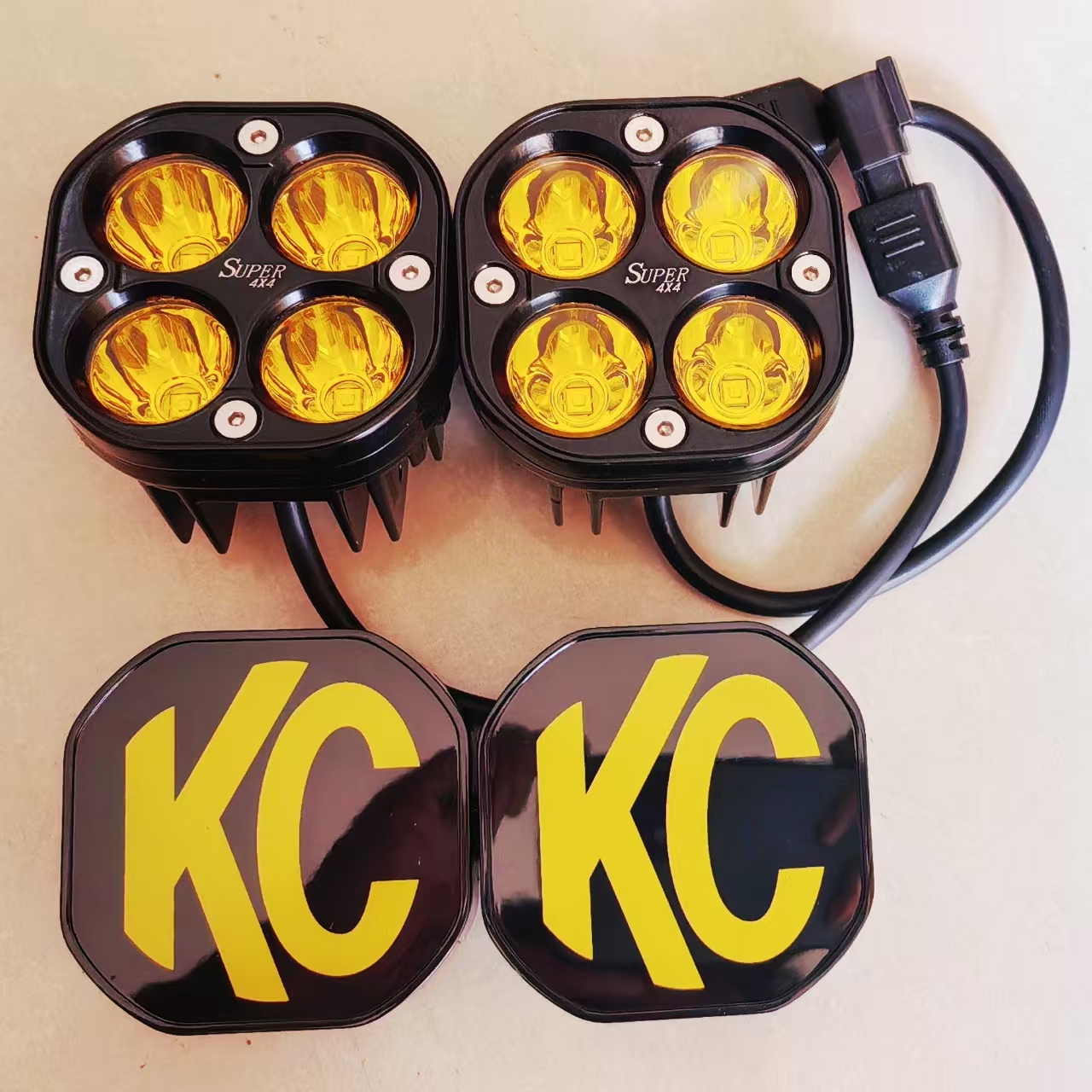 越野车A柱灯汽车机盖射灯四叶草专用黑色灯罩带字FJ烈马霸道雾灯