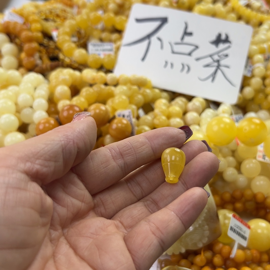琥珀珠宝奇石未镶嵌