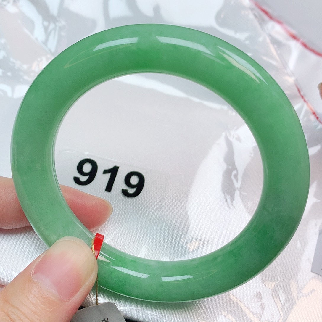 翡翠手镯未镶嵌抖音919