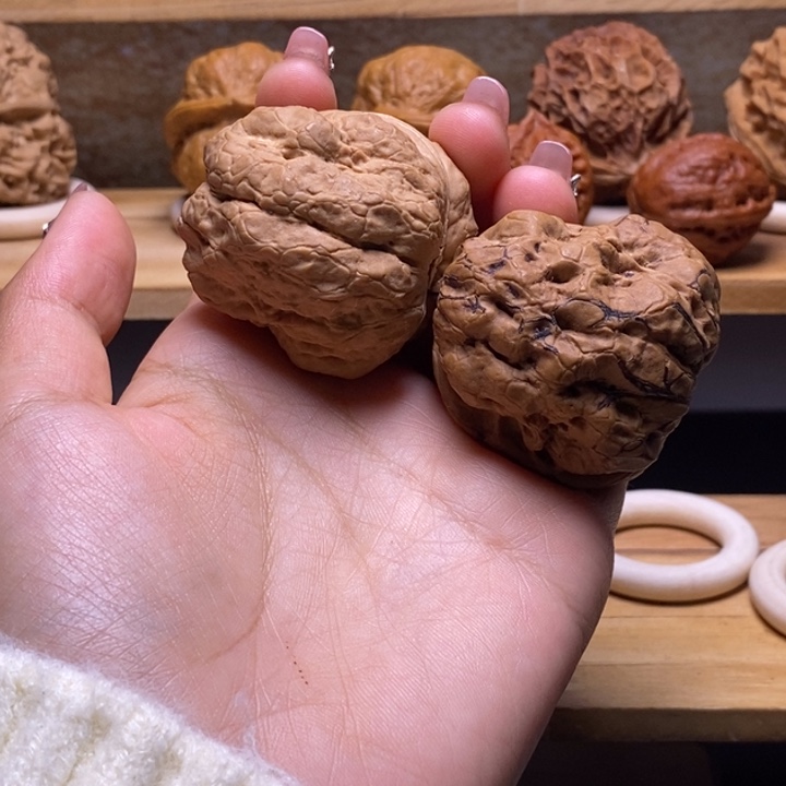 傈***余吊坠文玩核桃9。                  