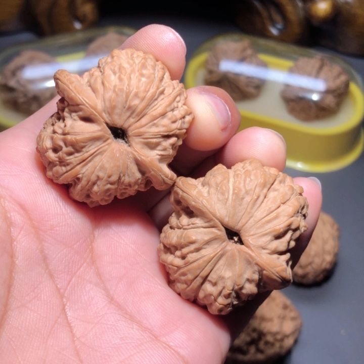 文玩核桃把件36血麒麟