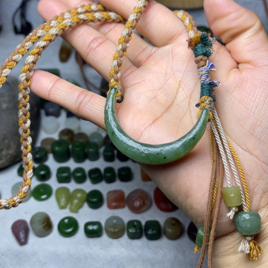 和田玉颈饰未镶嵌