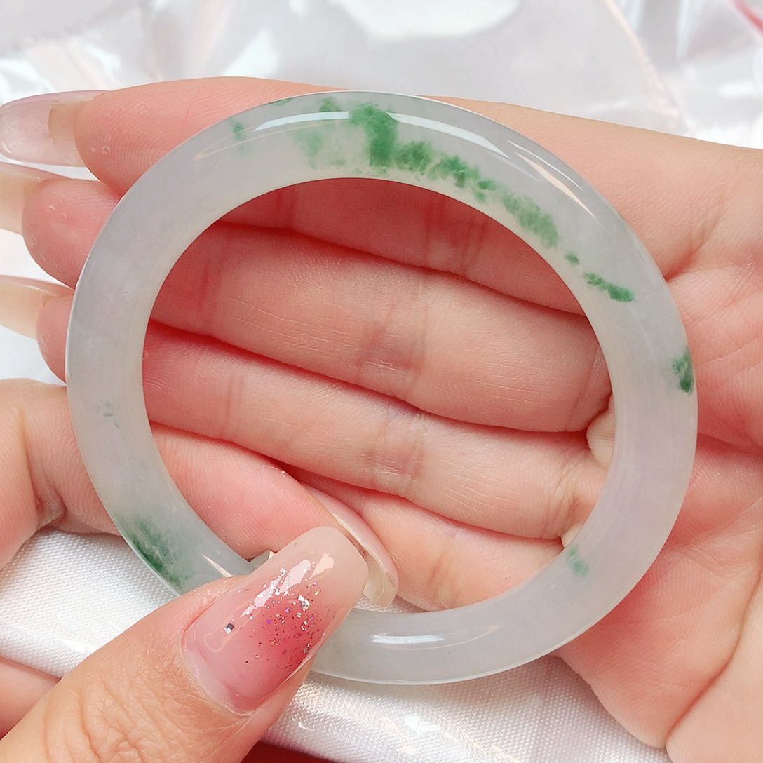 翡翠手镯未镶嵌抖音593