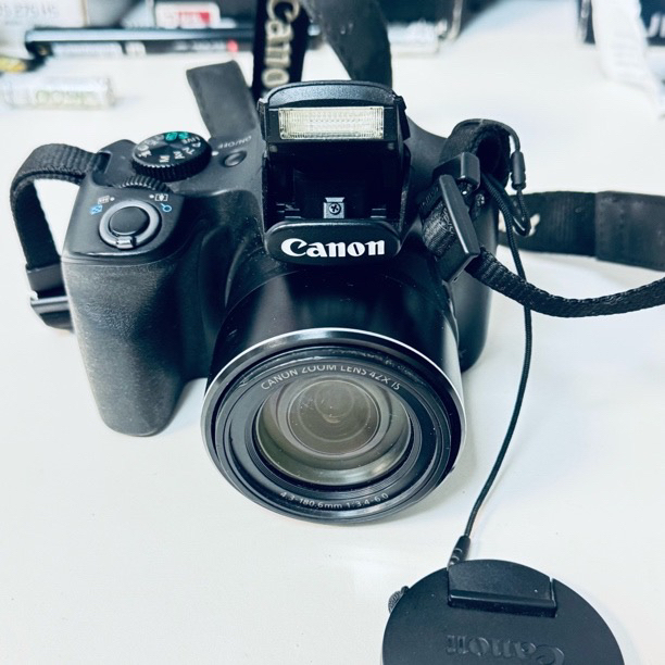 95新 Canon/佳能 sx520特价1600w像素42倍光变演唱会人景款