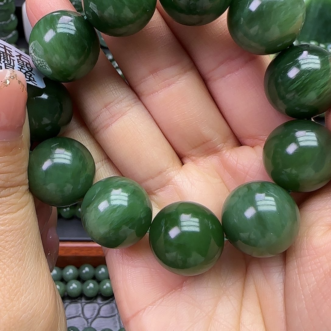 雨***晴和田玉未镶嵌珠宝奇石