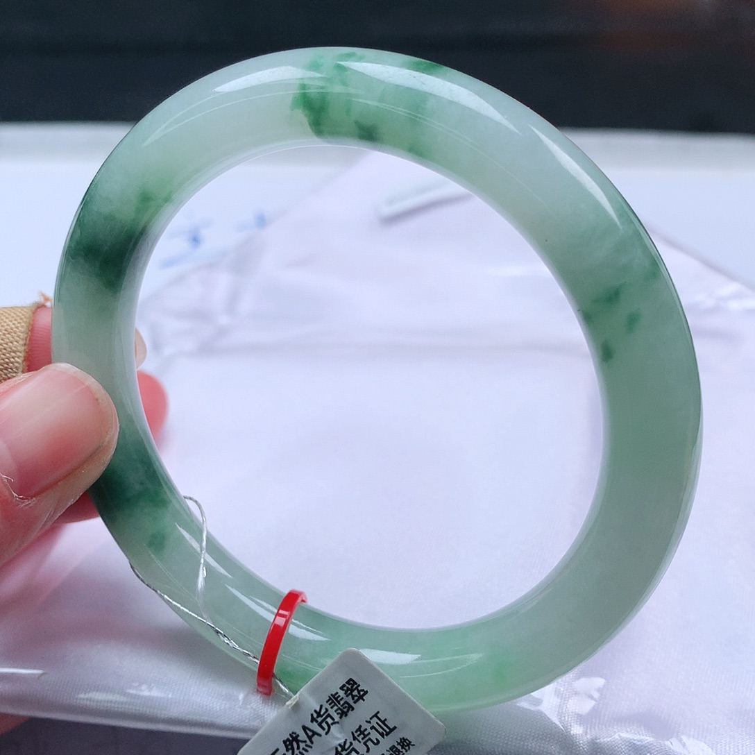 翡翠手镯未镶嵌57圈