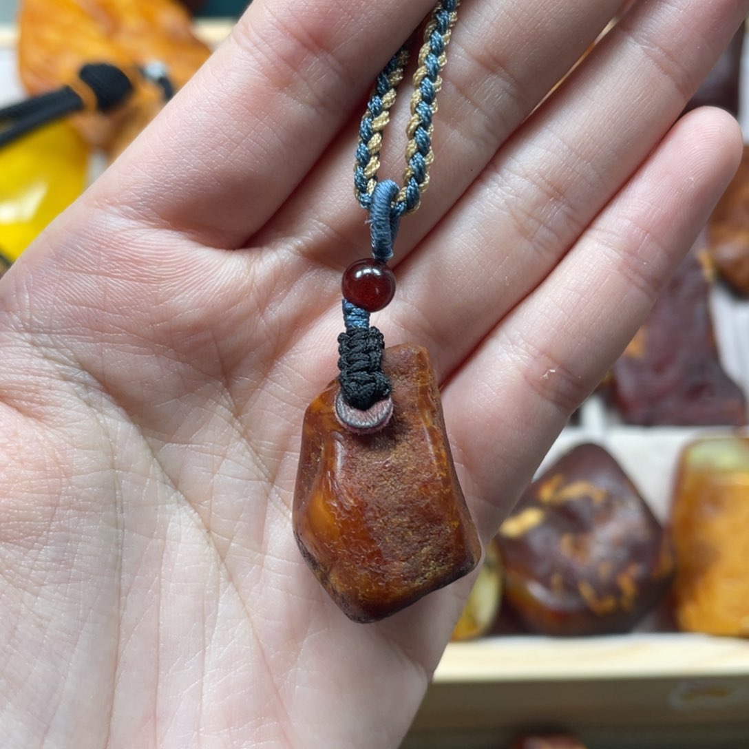 琥珀珠宝奇石未镶嵌