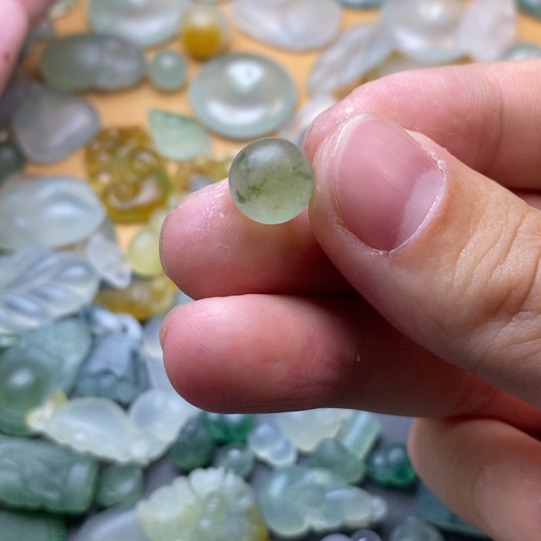 定制翡翠未镶嵌猪*?珠子