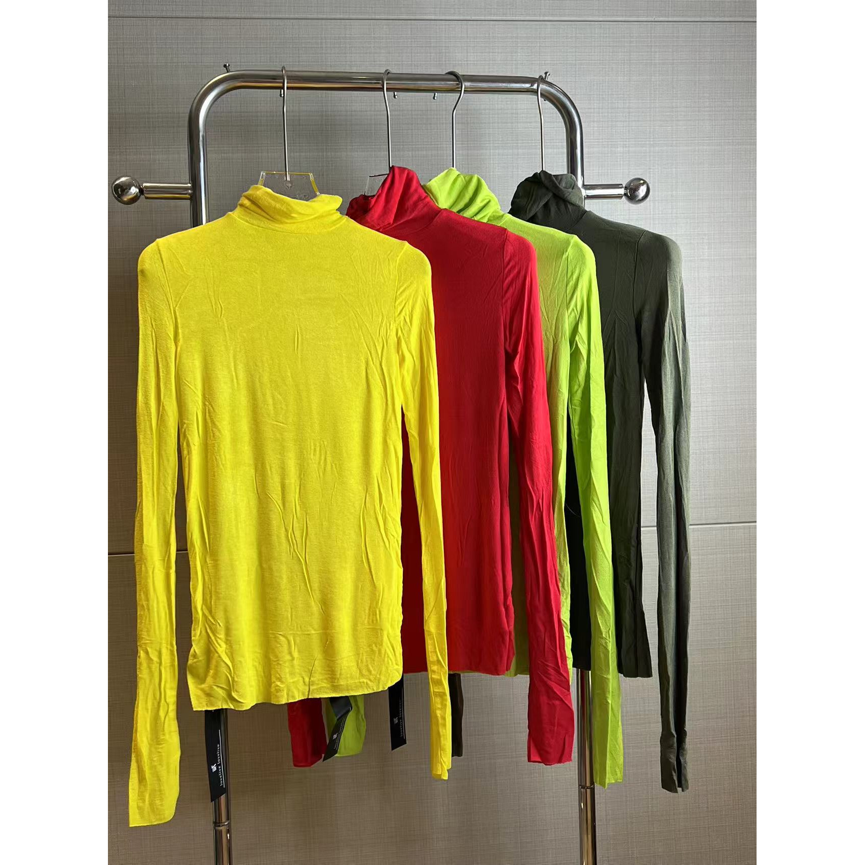 DUOMI【彩虹女孩】黄红绿墨绿四色净版高领长袖上衣