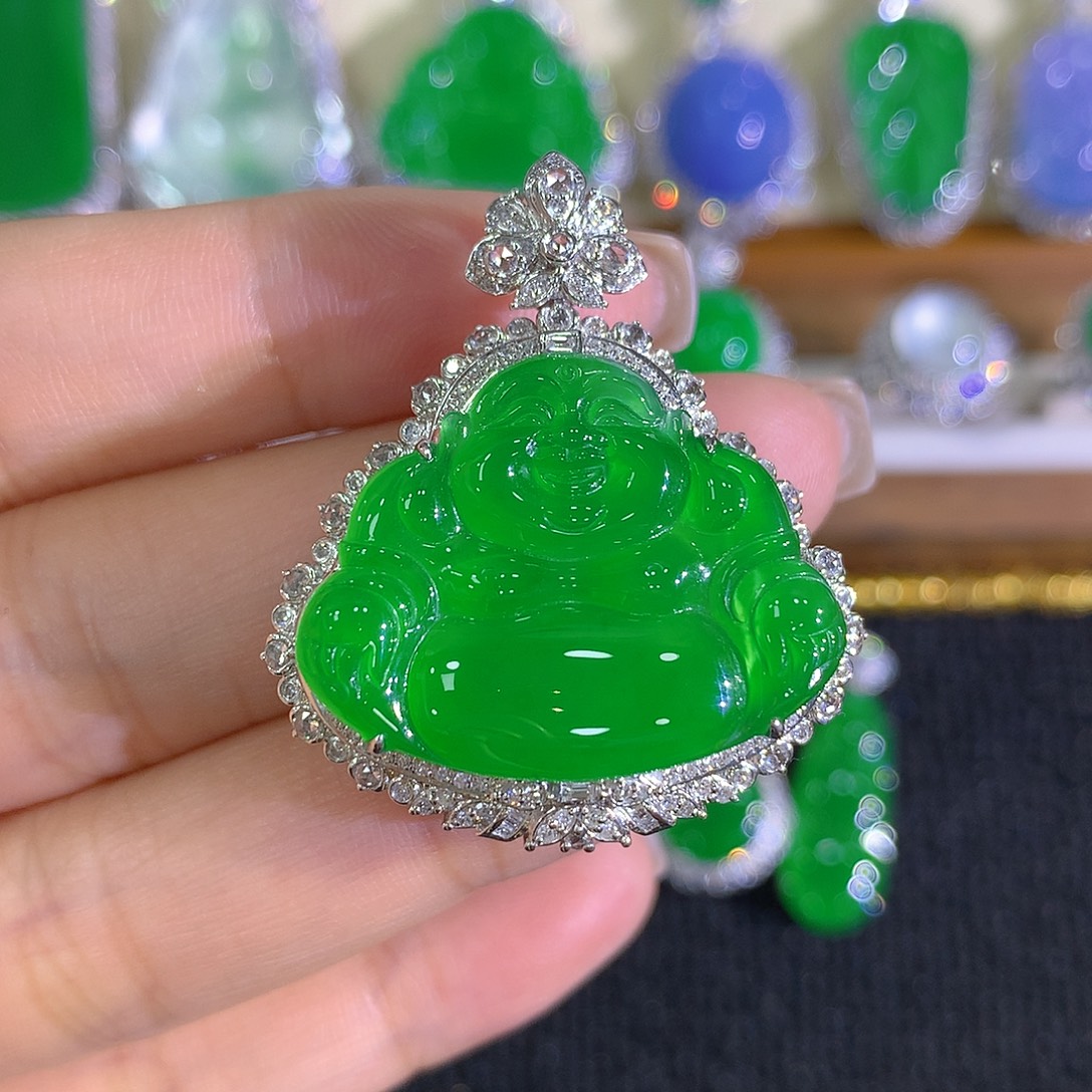 翡翠18K金镶嵌颈饰佛公