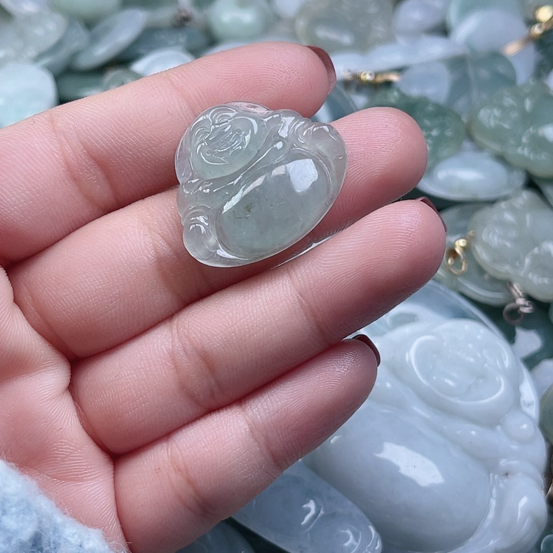 翡翠颈饰未镶嵌醒*了天然翡翠