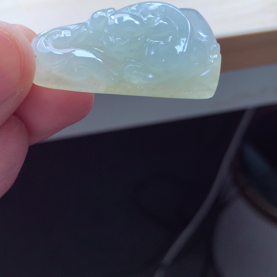 翡翠颈饰未镶嵌吊坠