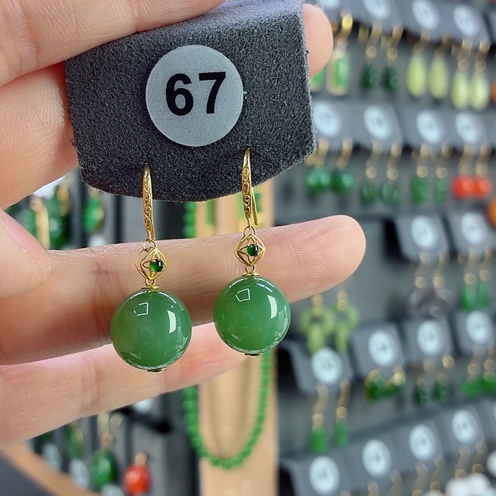 和田玉18K金镶嵌耳饰