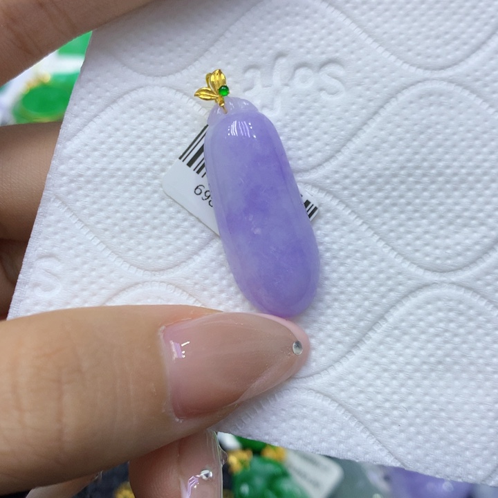 颈饰18K金镶嵌翡翠