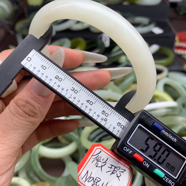 蛇纹石玉手镯未镶嵌578