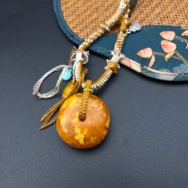 天然琥珀蜜蜡手工编织平安扣吊坠
