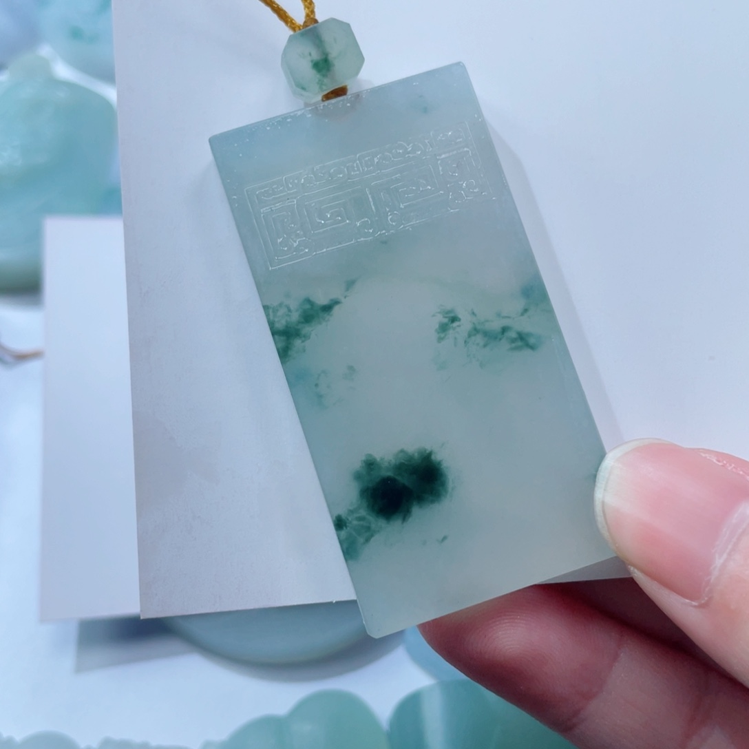 未镶嵌定制翡翠一**顺