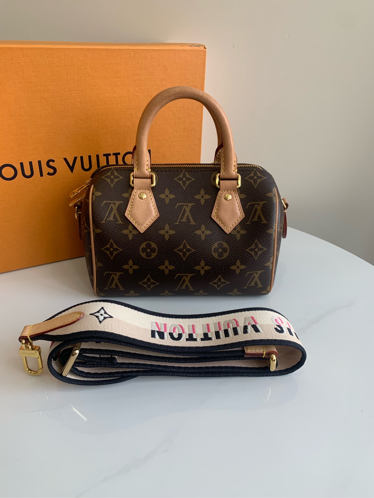 99新 LV lv/路易威登speedy20 新款黑肩带