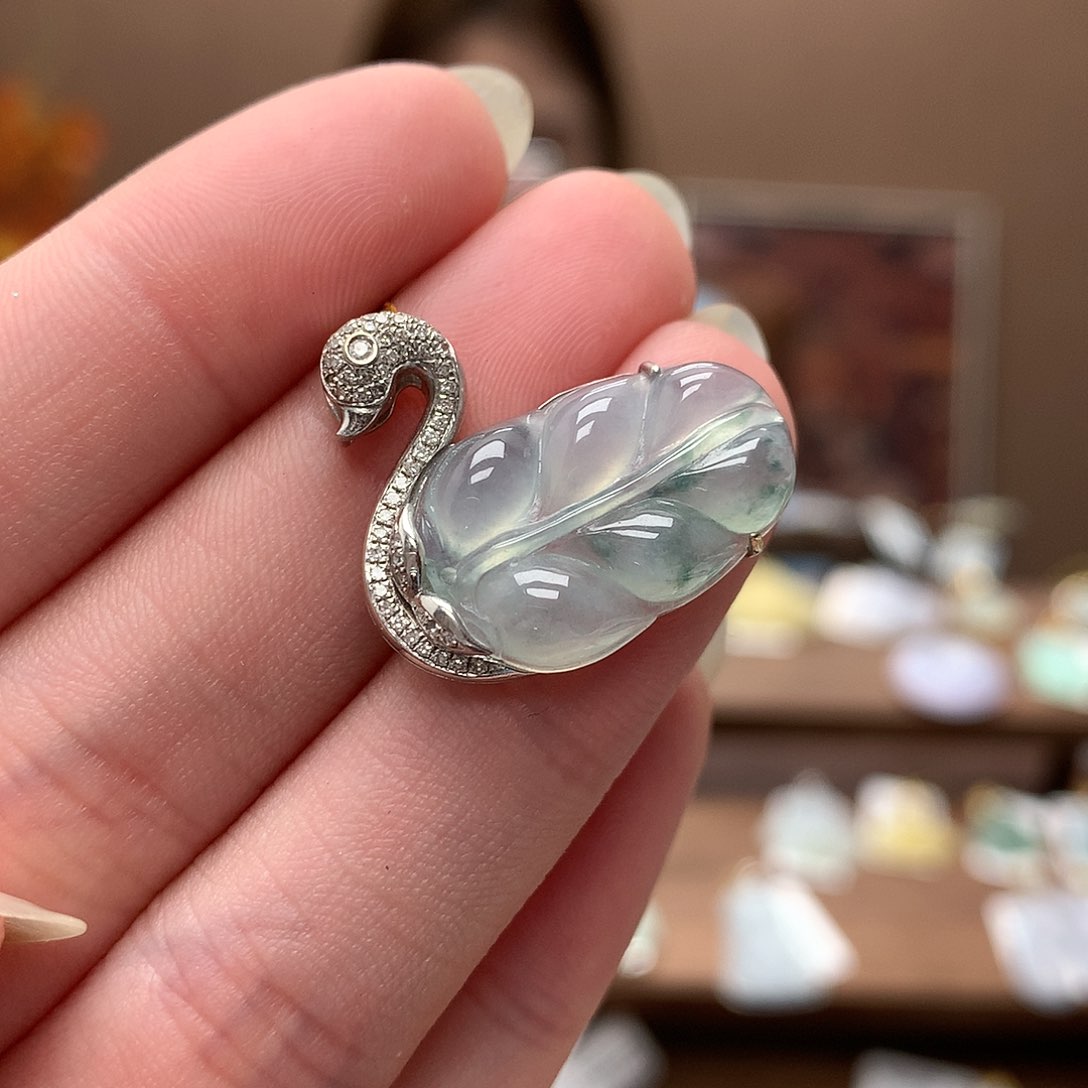 翡翠吊坠(不含链)18K金镶嵌