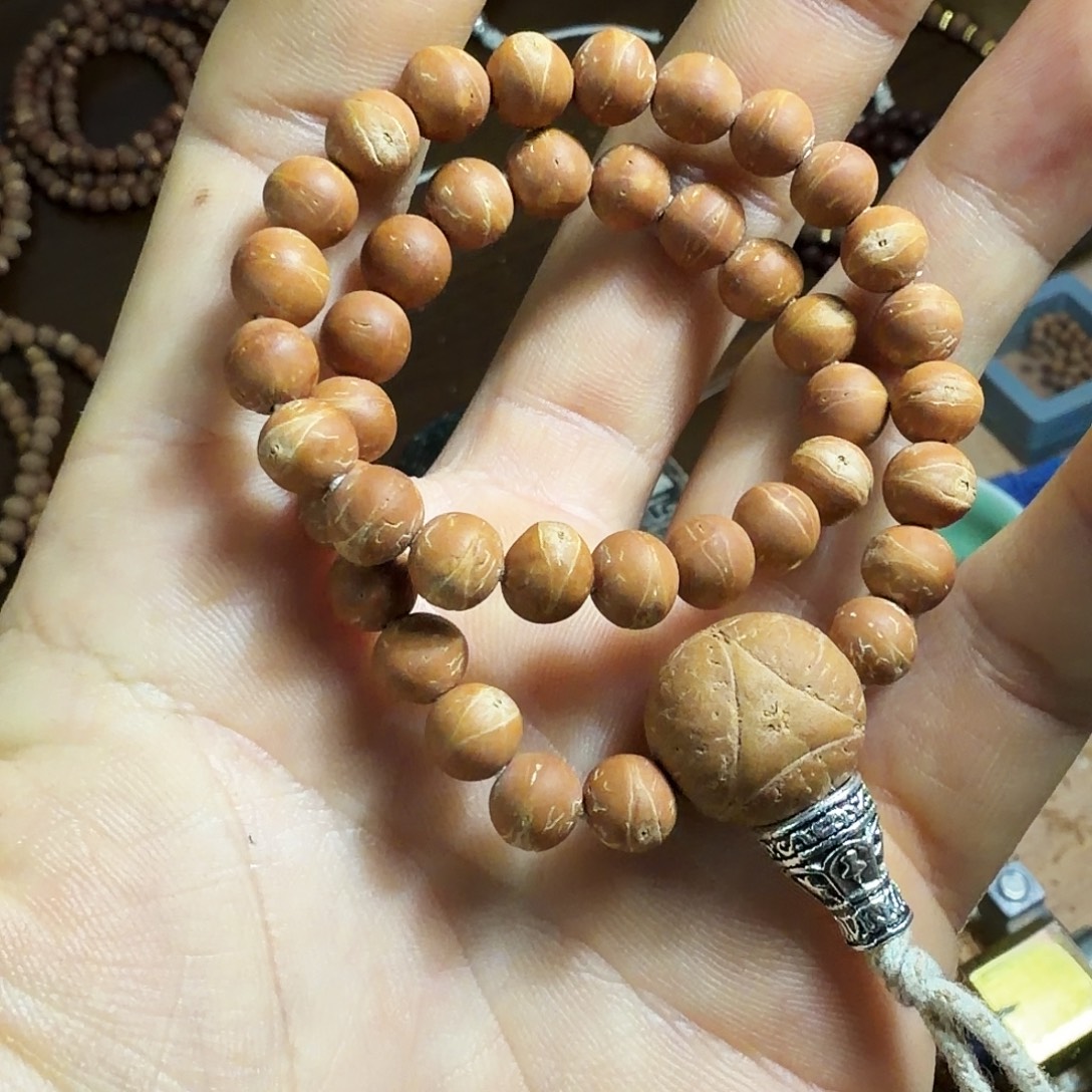 梁***也非洲檀香无事牌手持黄皮精修7.3