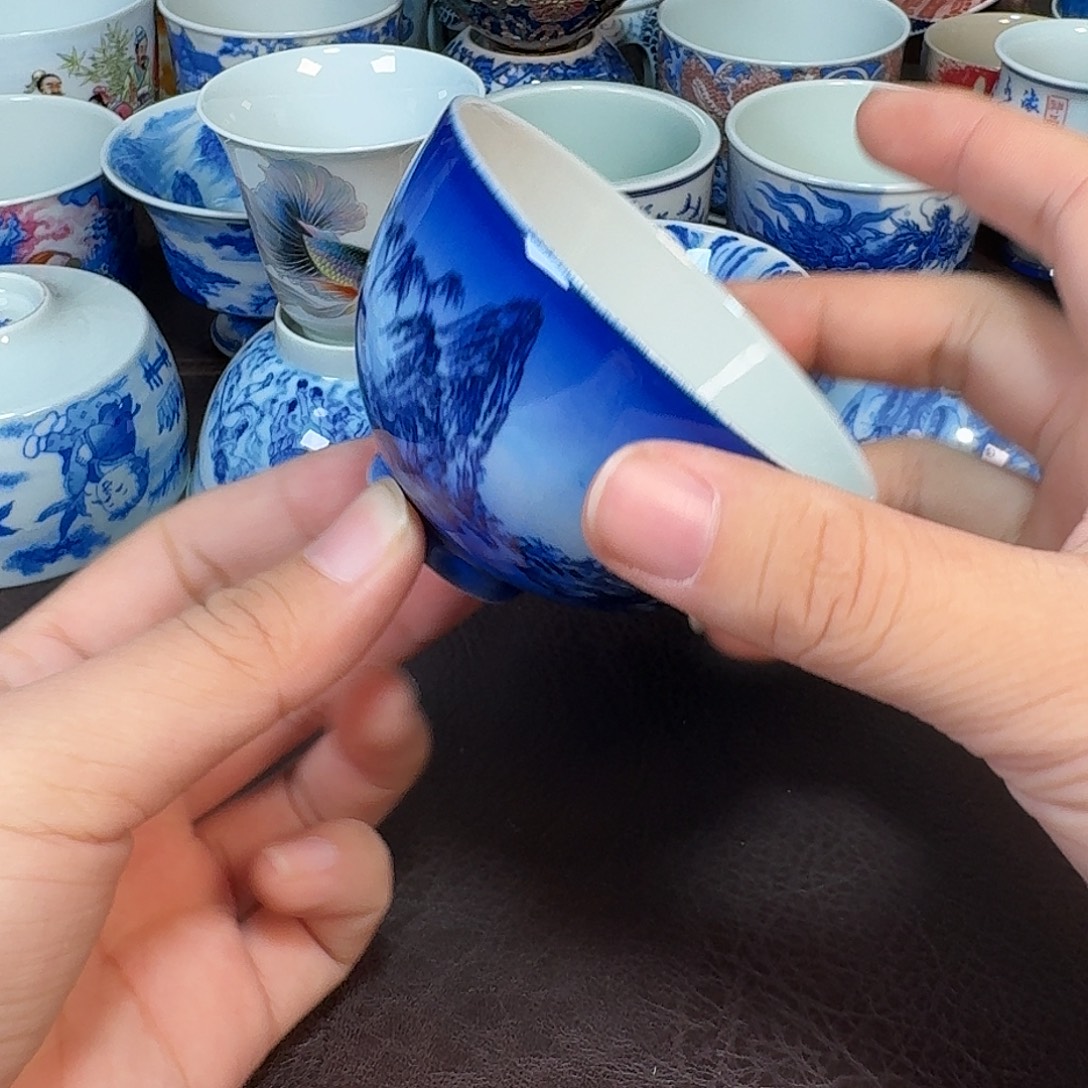 现代景德镇陶瓷杯