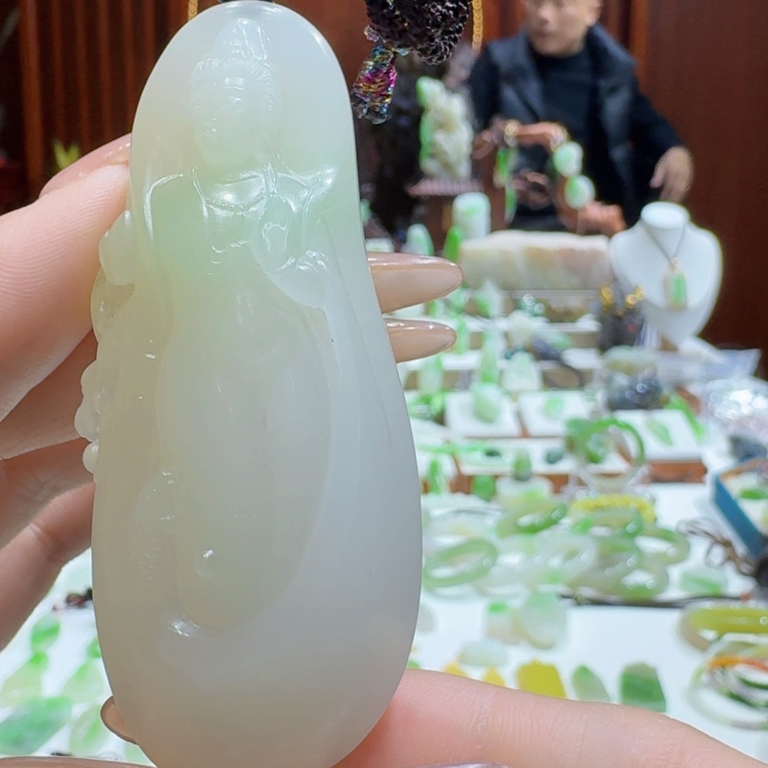 和田玉翠青冰底素衣观音未镶嵌
