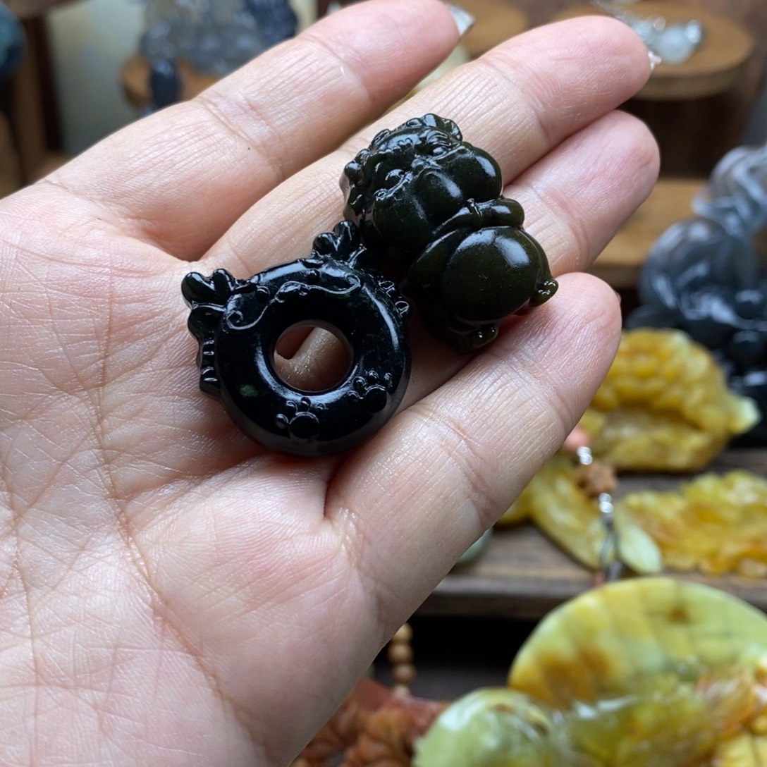 蛇纹石玉未镶嵌吊坠(不含链)