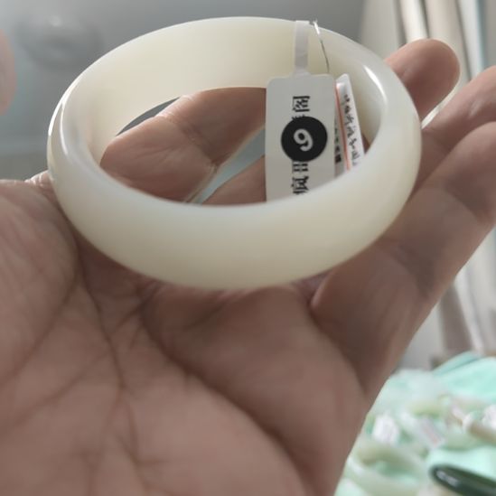 *****和田玉未镶嵌手镯