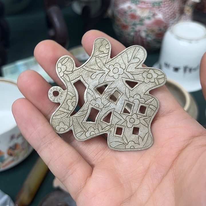 鸿***精美的陶瓷摆件……