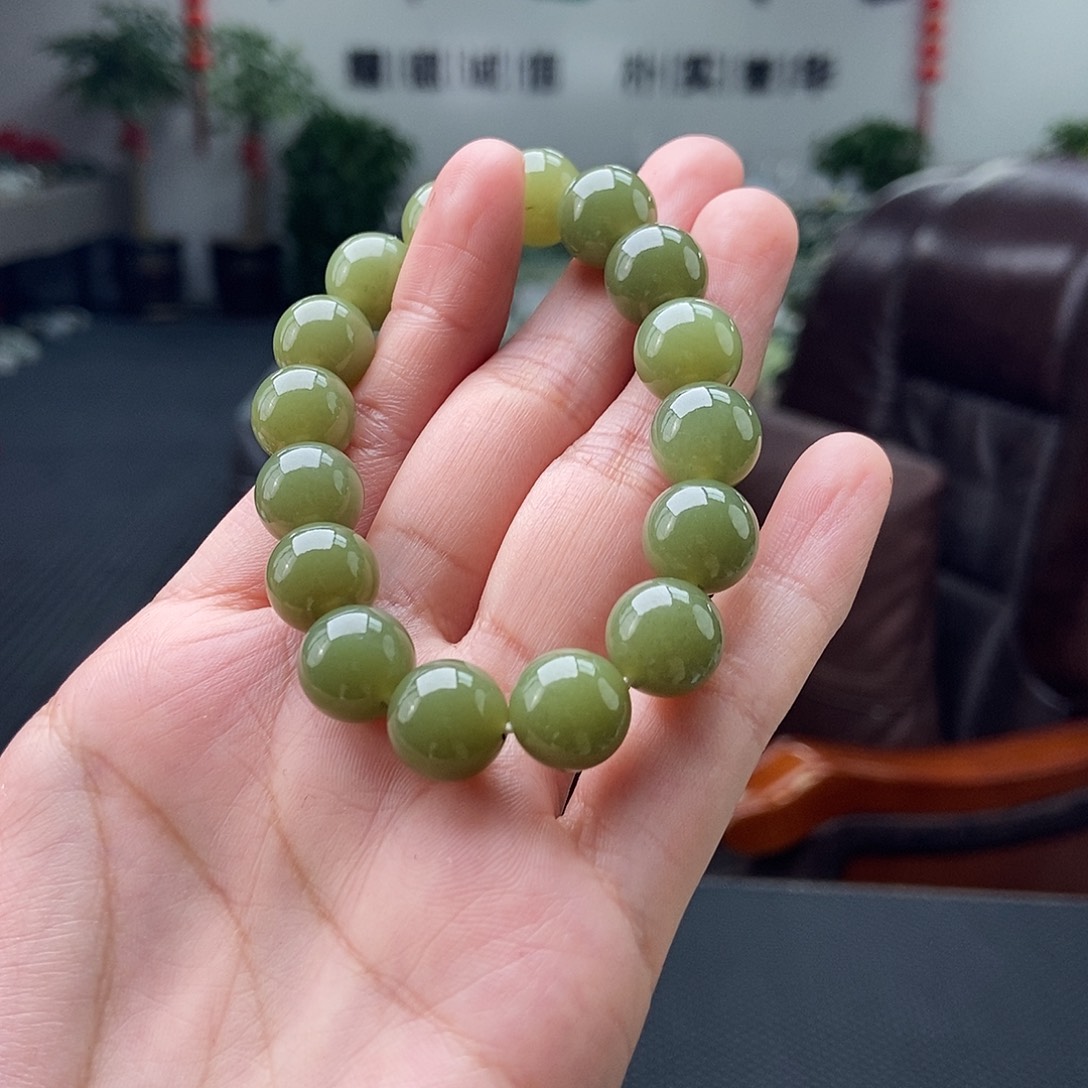 和田玉颜色多样性发拍一发一未镶嵌