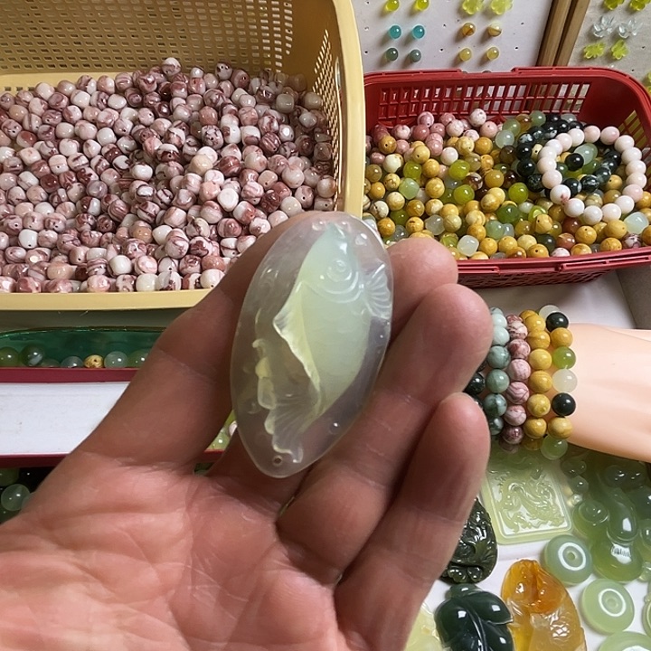 合金蛇纹石玉颈饰